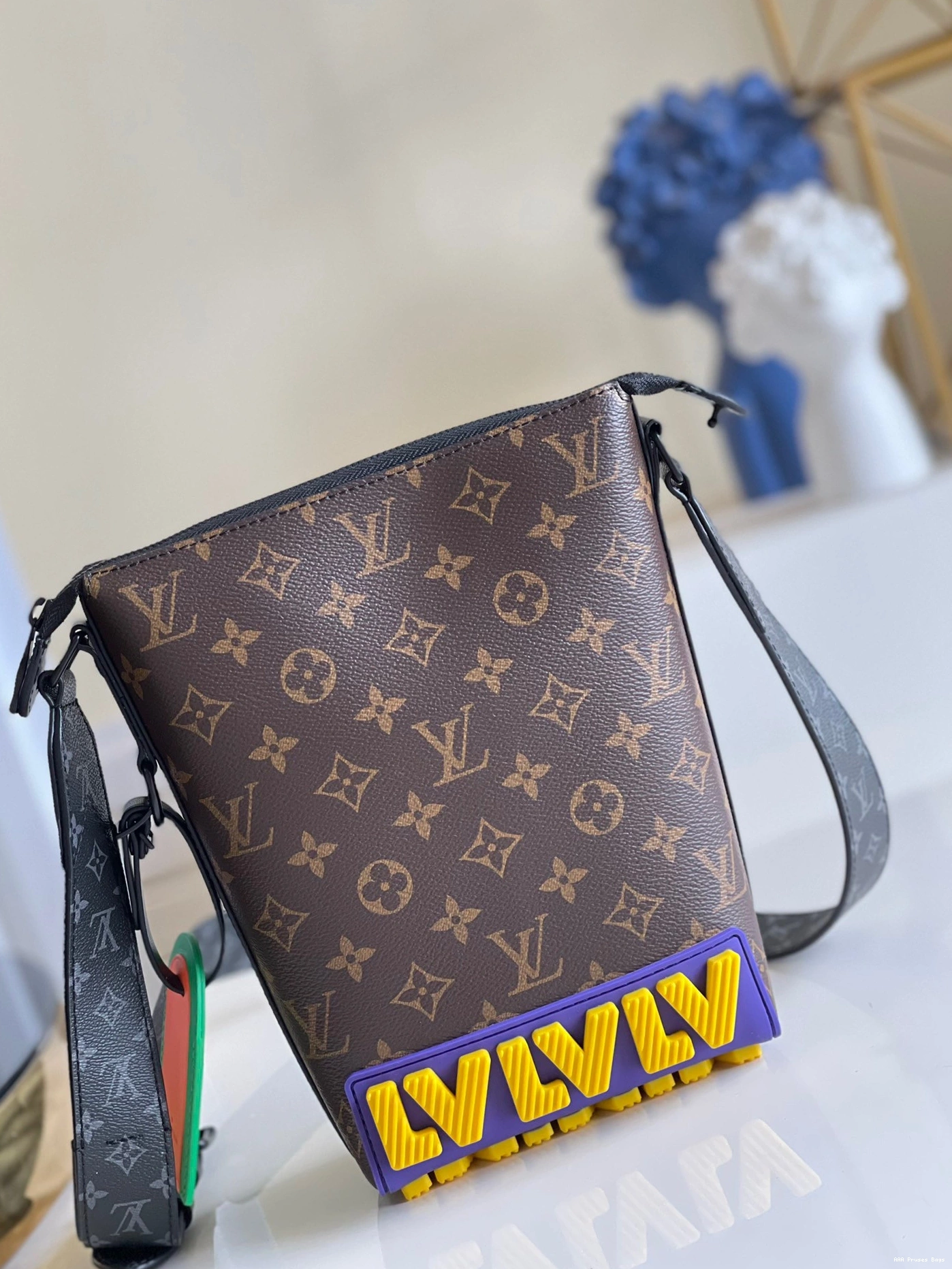 AAA Pruses Bags CRUISER LOUIS VUITTON MESSENGER 0802